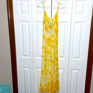 Forever 21 yellow tie-dyed maxi dress